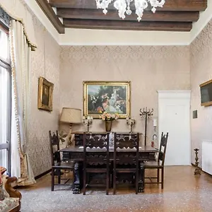 Casa Valier , Venezia Italia